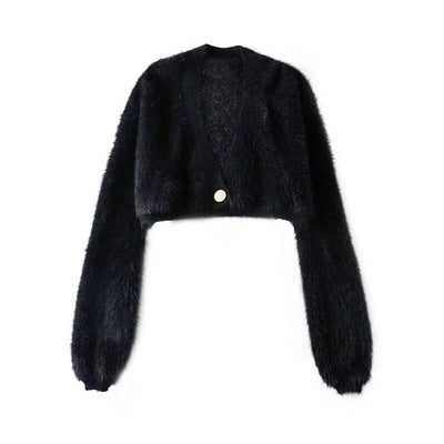 Damen Flauschige Kurzstrickjacke mit V-Ausschnitt und Knopfdetail ModeGeist
