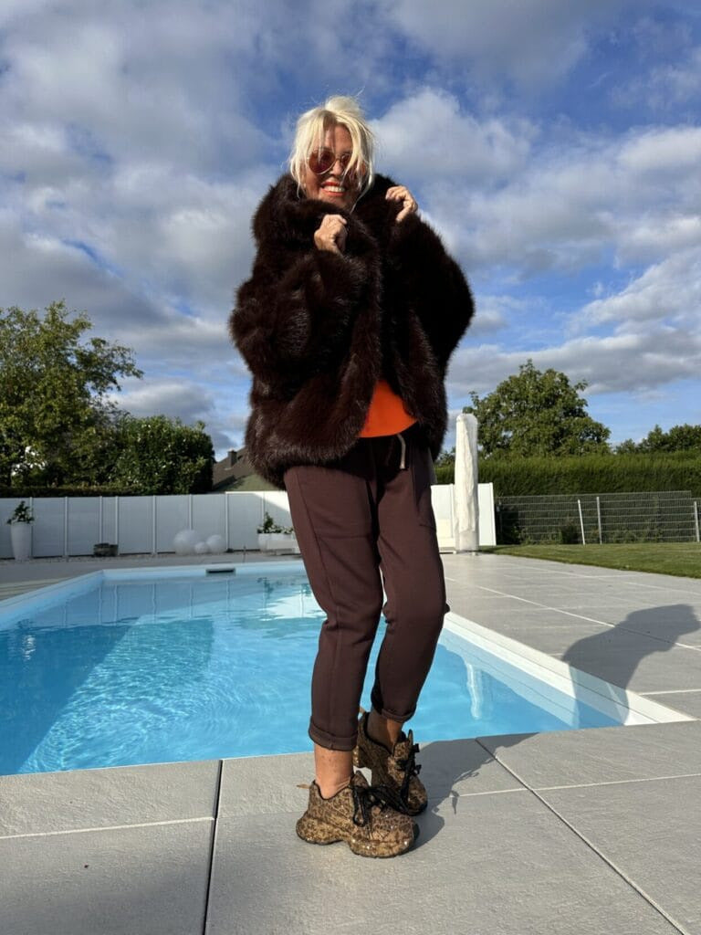 Damen Modische Fleecejacke mit weich gefüttertem Kragen und weitem Schnitt ModeGeist