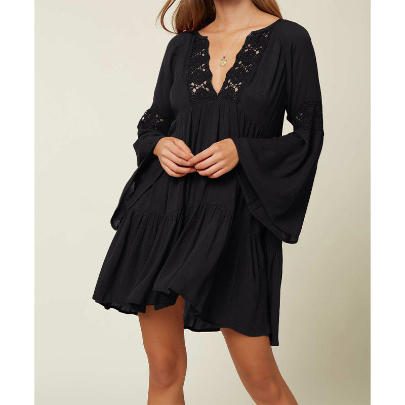 Elegantes Damen-Chiffonkleid mit Spitze und fließendem Schnitt von MODEGEIST