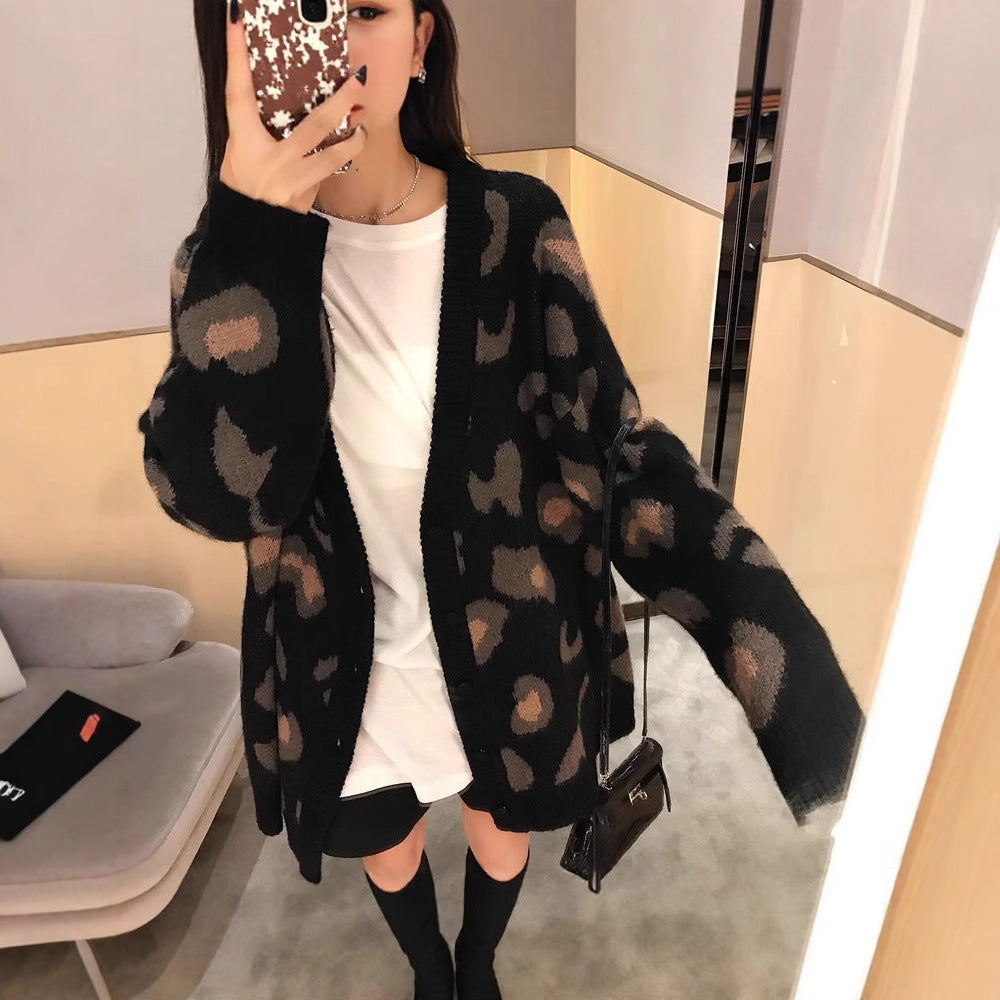 Damen gemütliche Strickjacke mit einzigartigem Leopardenmuster ModeGeist