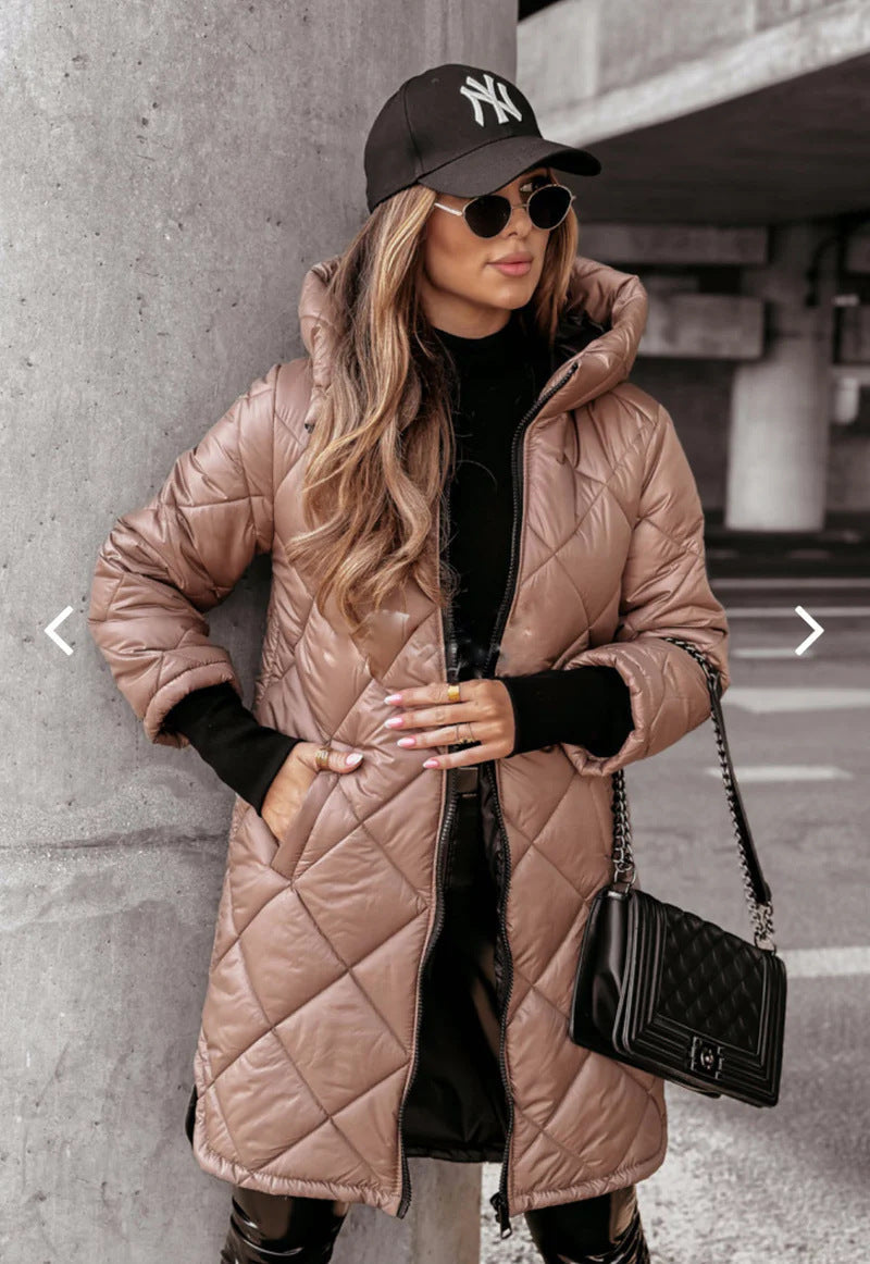 Damen Lässige Steppjacke mit Kapuze und praktischen Taschen ModeGeist