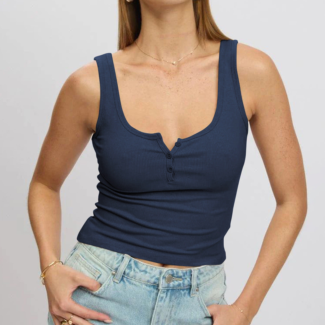Damen körperbetontes Ripp-Top mit Knopfleiste und weitem Ausschnitt ModeGeist