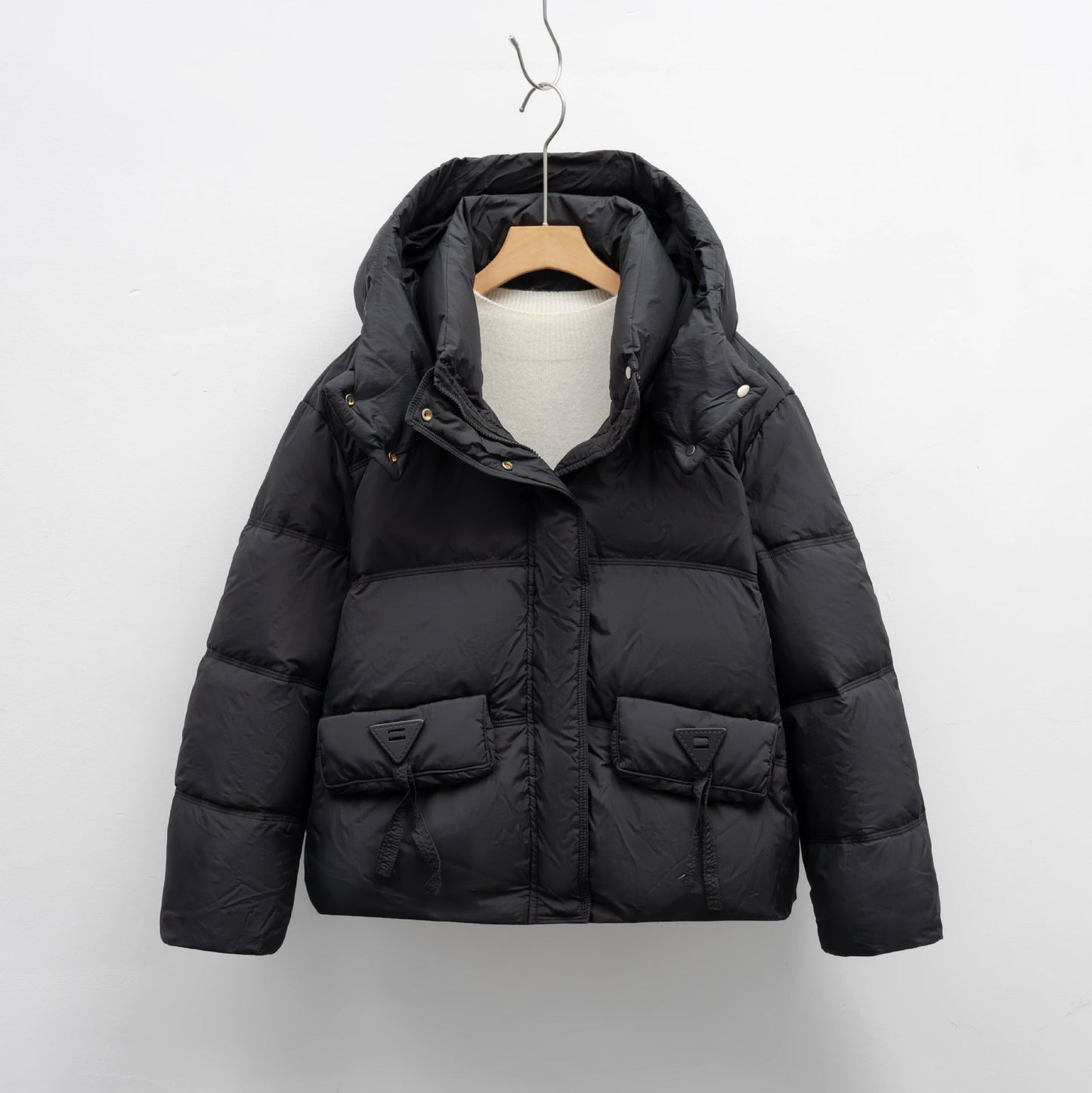 Damen Isolierte Steppjacke mit praktischen Taschen und Kapuze ModeGeist