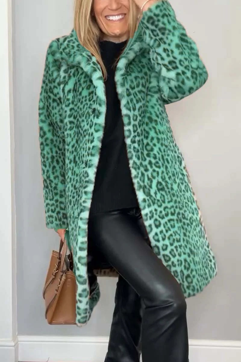 ModeGeist | Mantel - Kunstpelz - Oversized Fit - Reverskragen - Leopardenprint