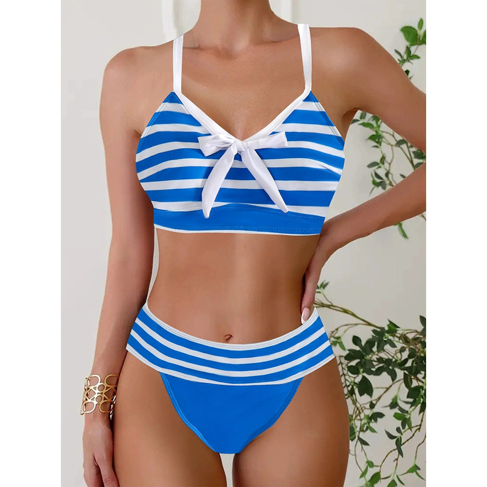 Charmantes Damen Bikini-Set mit Streifen und Schleife von MODEGEIST