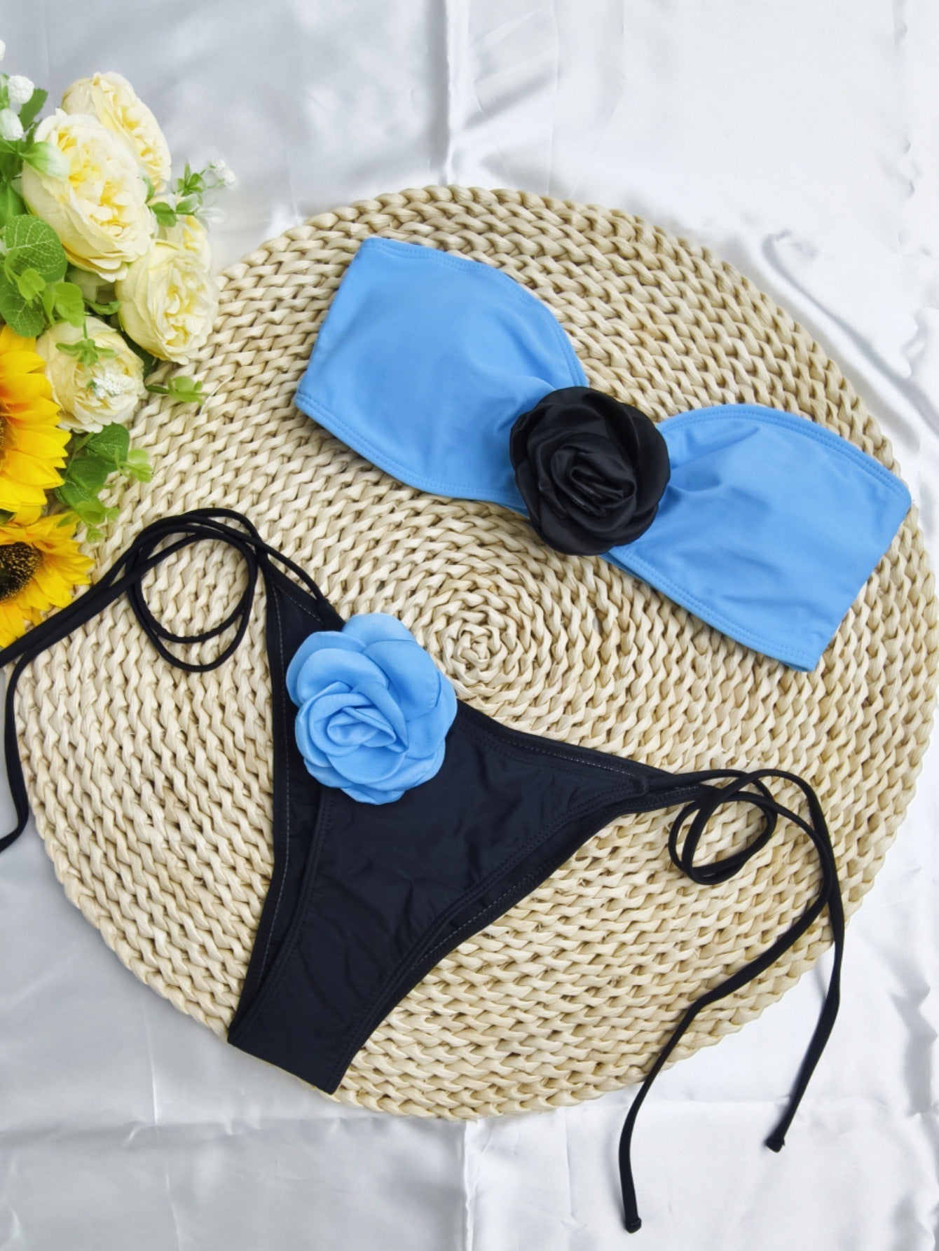 Bikini Set für Damen mit Blumen-Oberteil und schickem Höschen von MODEGEIST