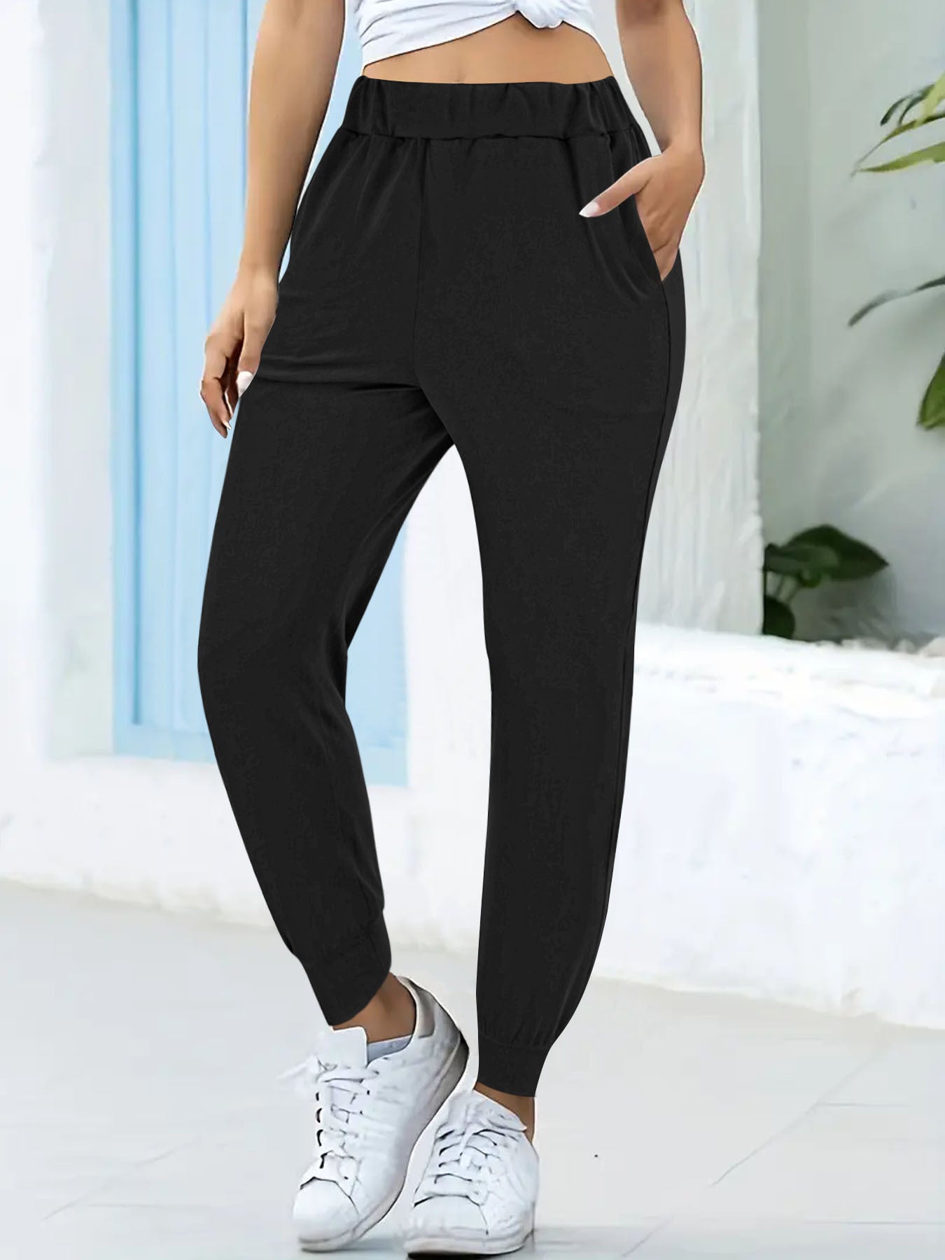 Damen Bequeme Jogginghose mit elastischem Bund und praktischen Taschen ModeGeist