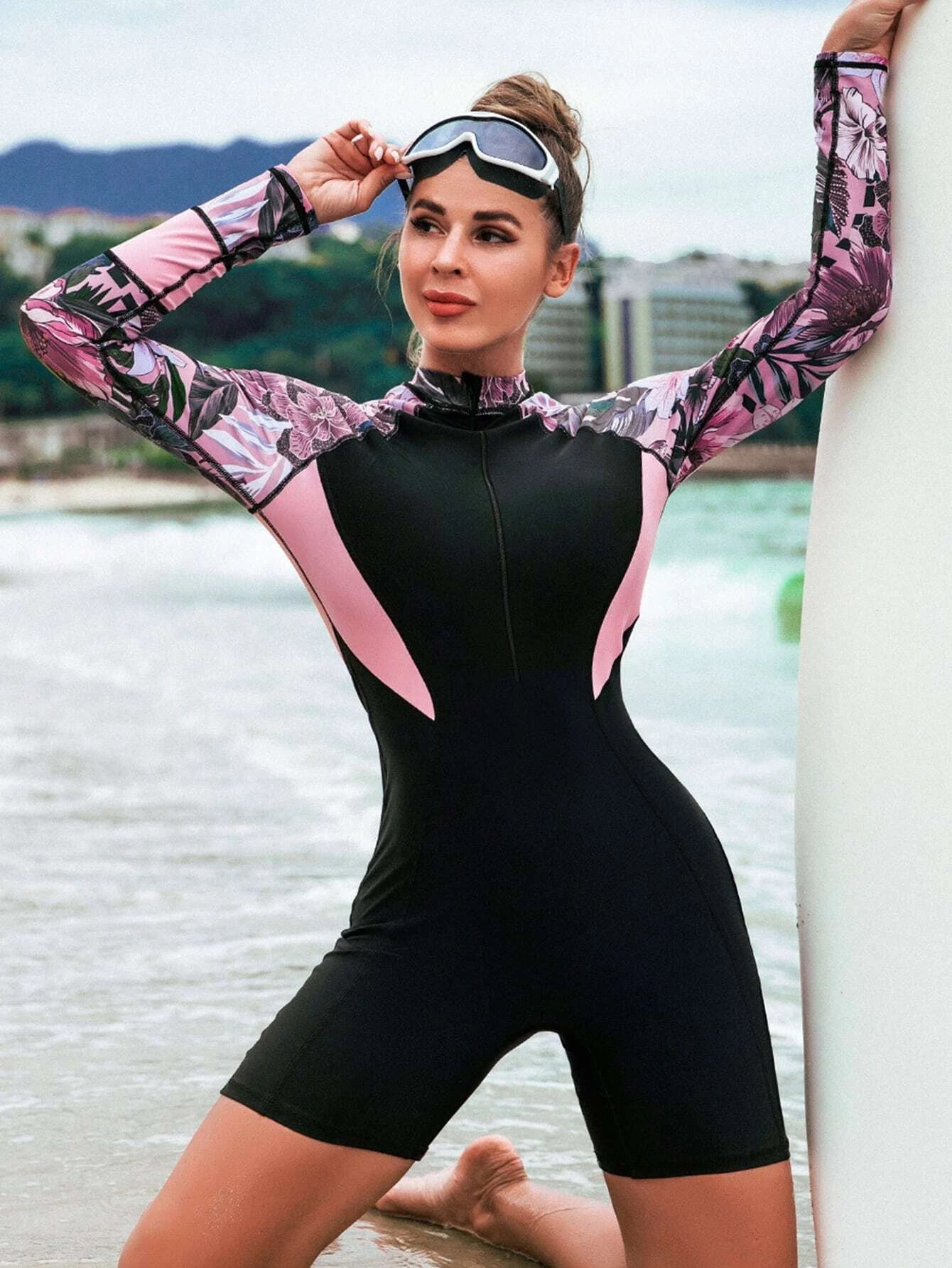 MODEGEIST Frauen Kurzarm Surf Rashguard