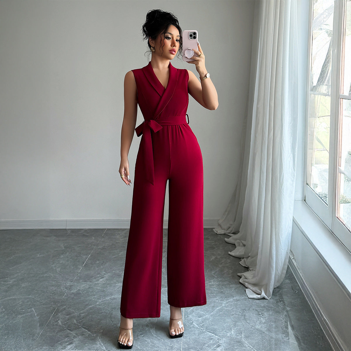 Elegantes Damen-Wickeljumpsuit mit weitem Schnitt von MODEGEIST