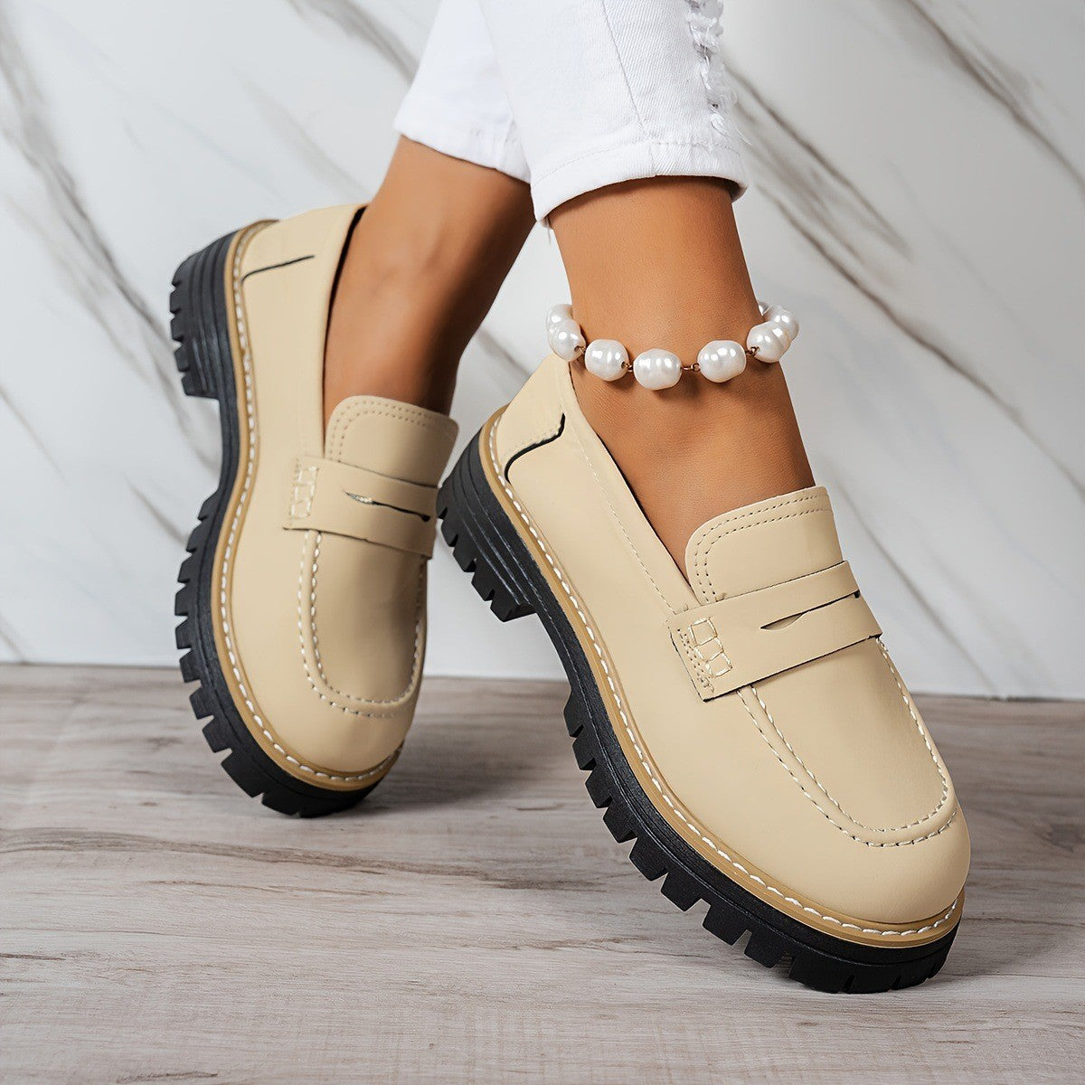 Modische Damen-Slipper mit robuster Profilsohle und Komfort