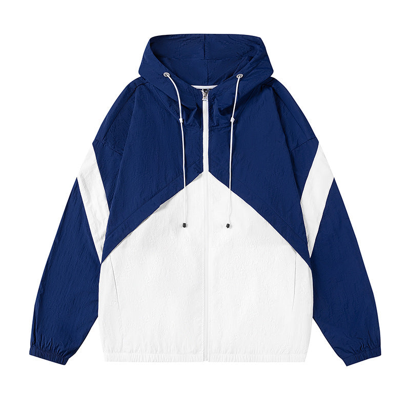 Herren sportliche Windjacke mit verstellbarem Kapuzensystem und reflektierenden Details ModeGeist
