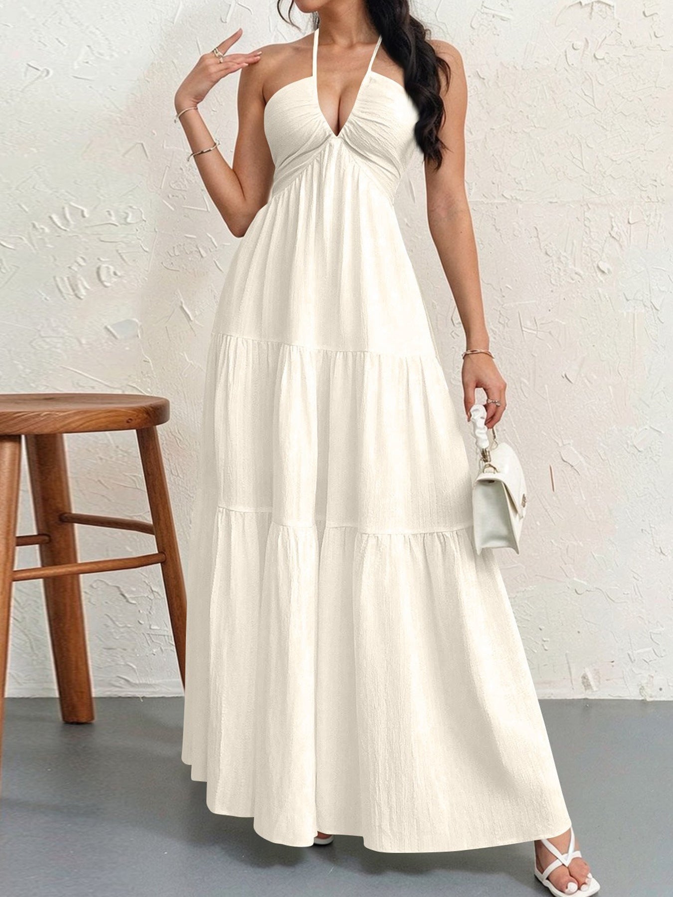 Damen Maxikleid mit fließendem Schnitt und tiefem Ausschnitt ModeGeist