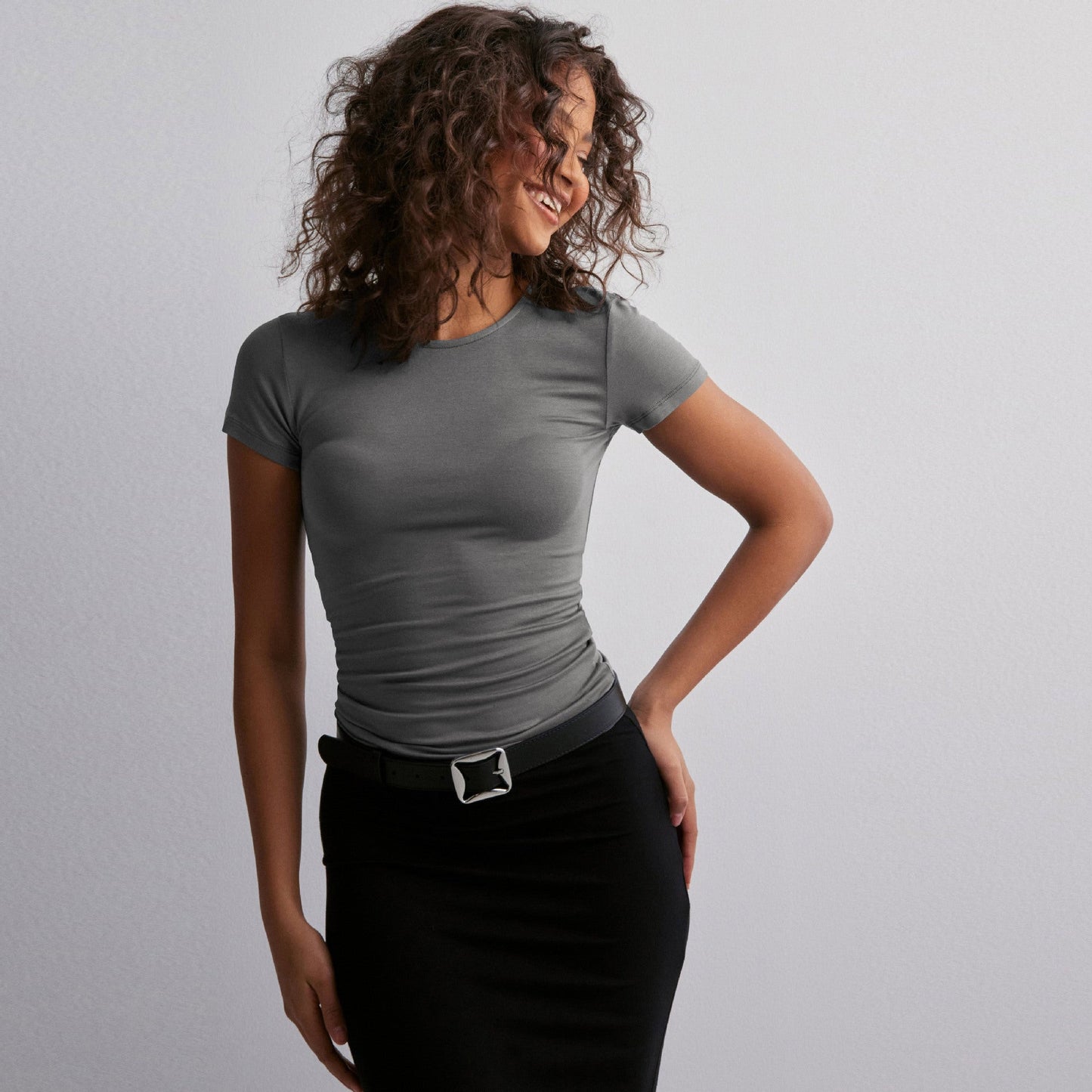 Damen Slim Fit T-Shirt aus hochwertigem Baumwollmix mit elastischem Stretch ModeGeist