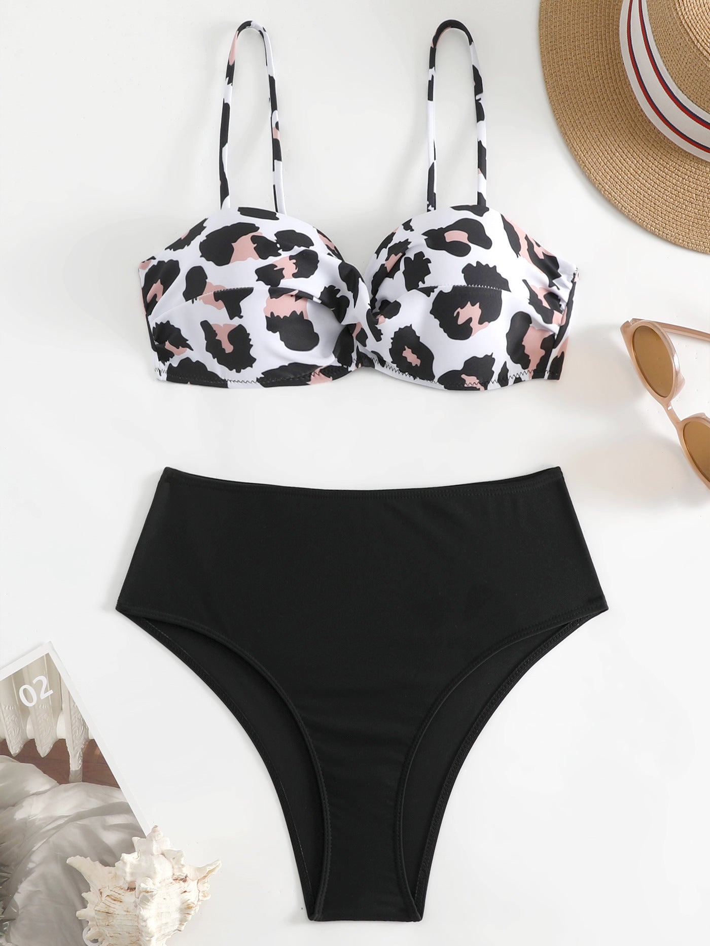 Bikini Set für Damen: Trendiger Leopardenprint & hoher Beinausschnitt von MODEGEIST