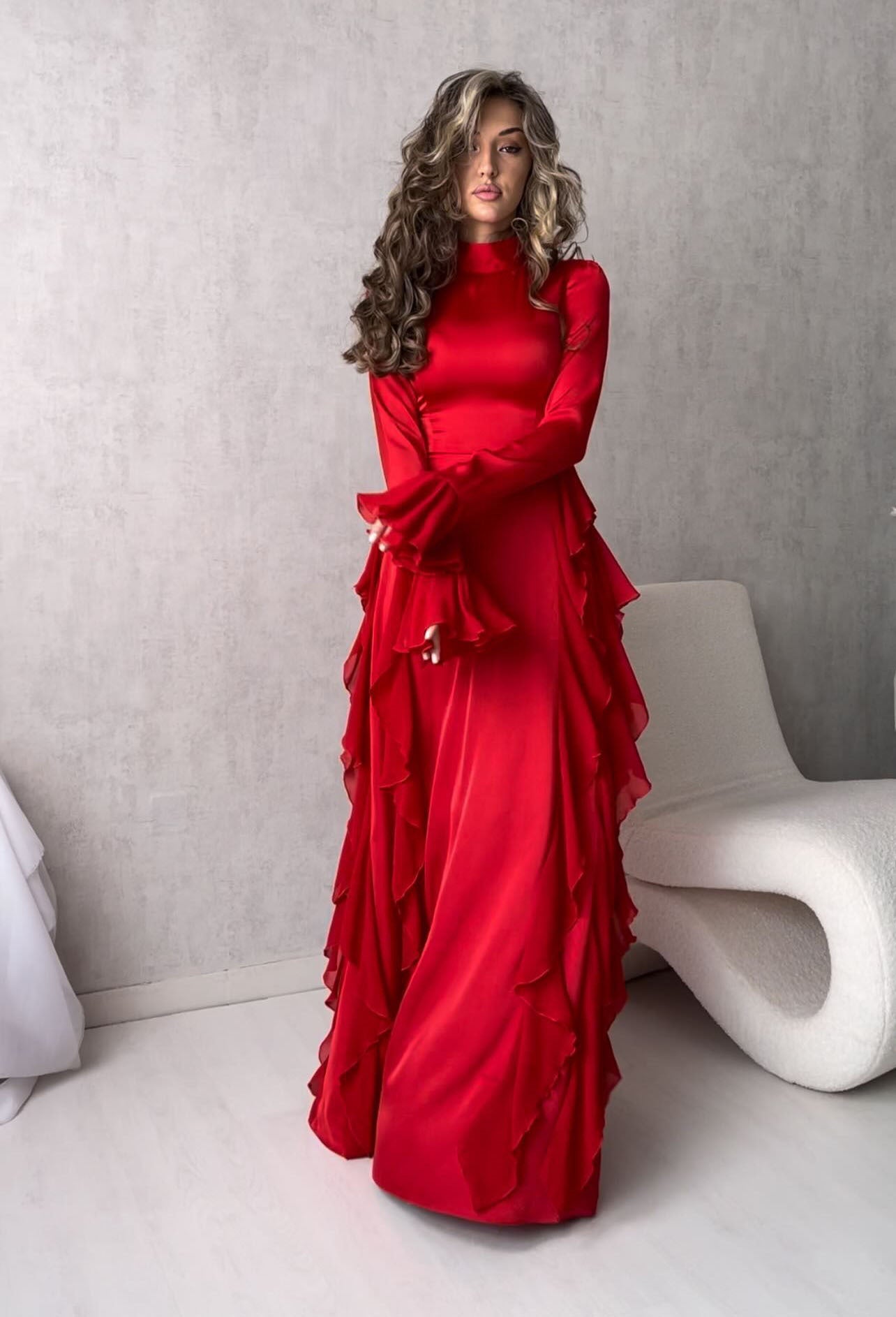 Damen Maxikleid im eleganten Rüschendesign mit Langarm ModeGeist