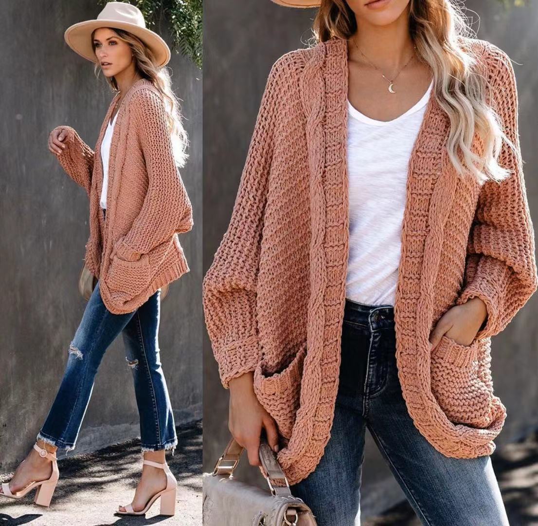 Damen Grobstrickjacke mit lässigen Konturen und großen Taschen ModeGeist