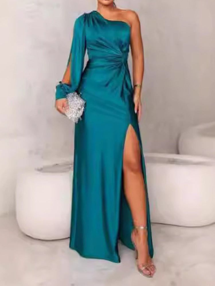 Damen Abendkleid mit asymmetrischem Ausschnitt und eleganter Faltenlegung ModeGeist
