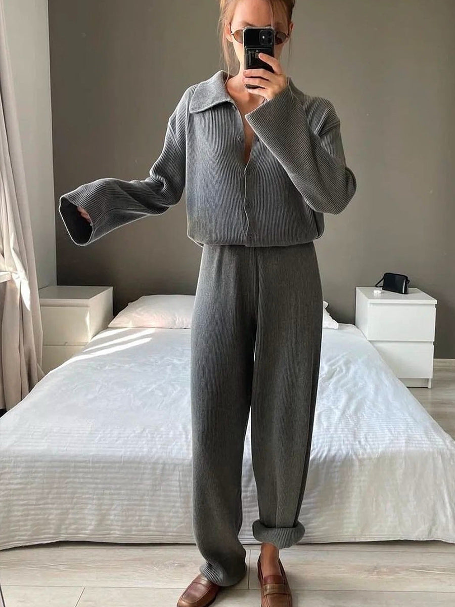 ModeGeist | Einreihige Gerippte Strickjacke und Lockere Hosen Satz