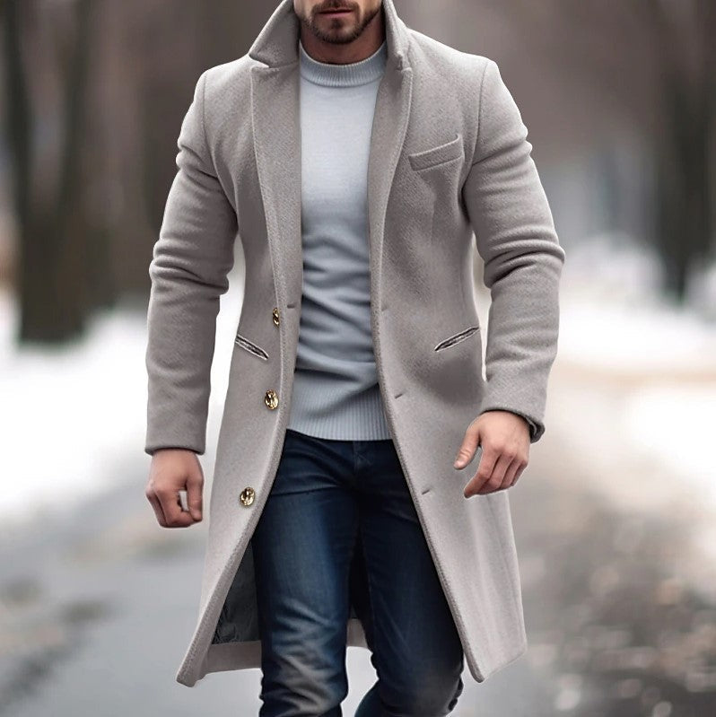 Herren eleganter Wollmantel mit schmalem Schnitt und goldenen Knöpfen ModeGeist
