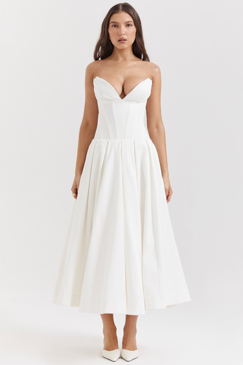 Elegantes Abendkleid für Damen mit Herz-Ausschnitt und ausgestelltem Rock von MODEGEIST