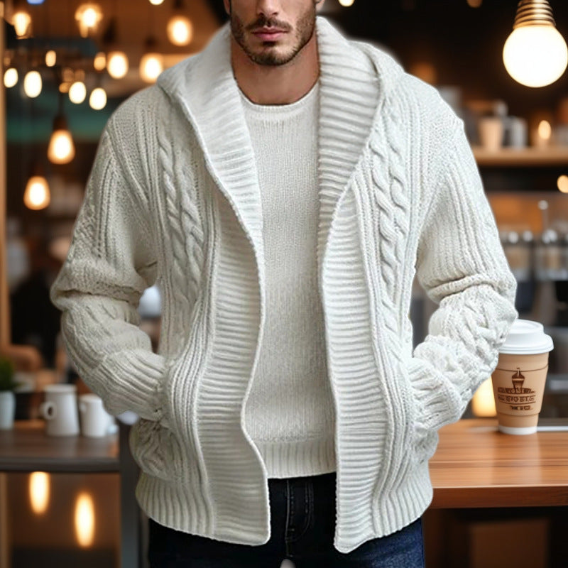 Herren Grobstrickjacke mit weitem Kragen und Kabelmuster ModeGeist