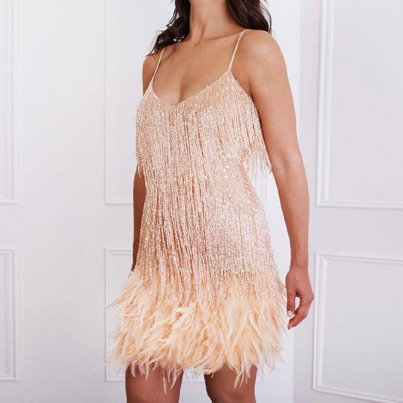 Damen Glitzerndes Abendkleid mit Federn und schimmernden Akzenten ModeGeist
