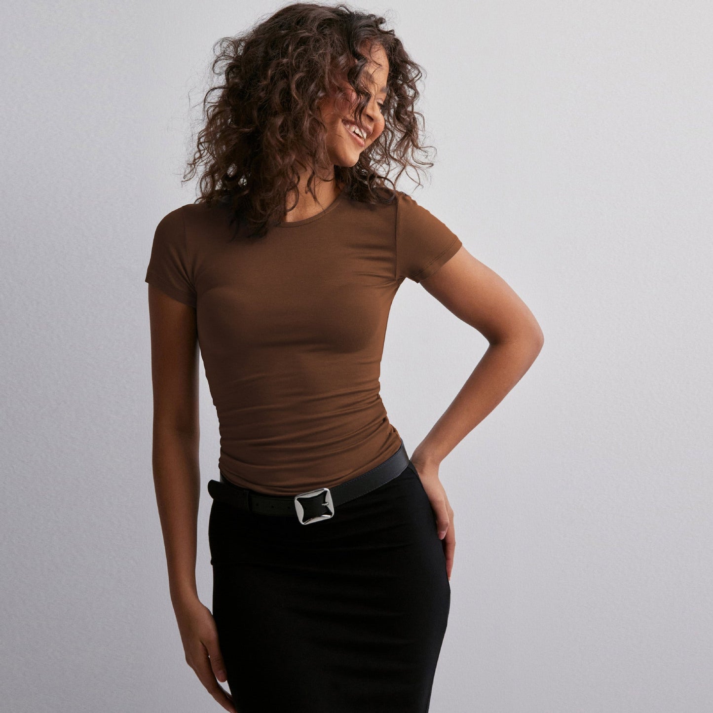 Damen Slim Fit T-Shirt aus hochwertigem Baumwollmix mit elastischem Stretch ModeGeist