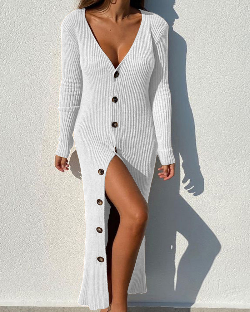Damen Langer Strickkleid mit tiefem V-Ausschnitt und Knopfdetails ModeGeist