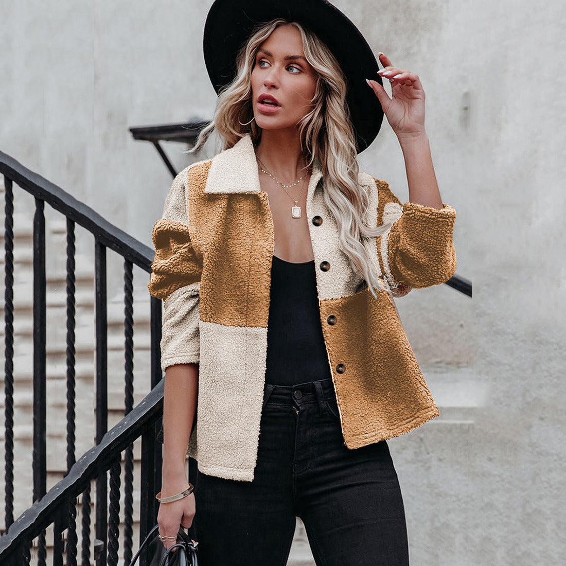 Damen Gemütliche Teddyjacke mit Statement-Kragen ModeGeist