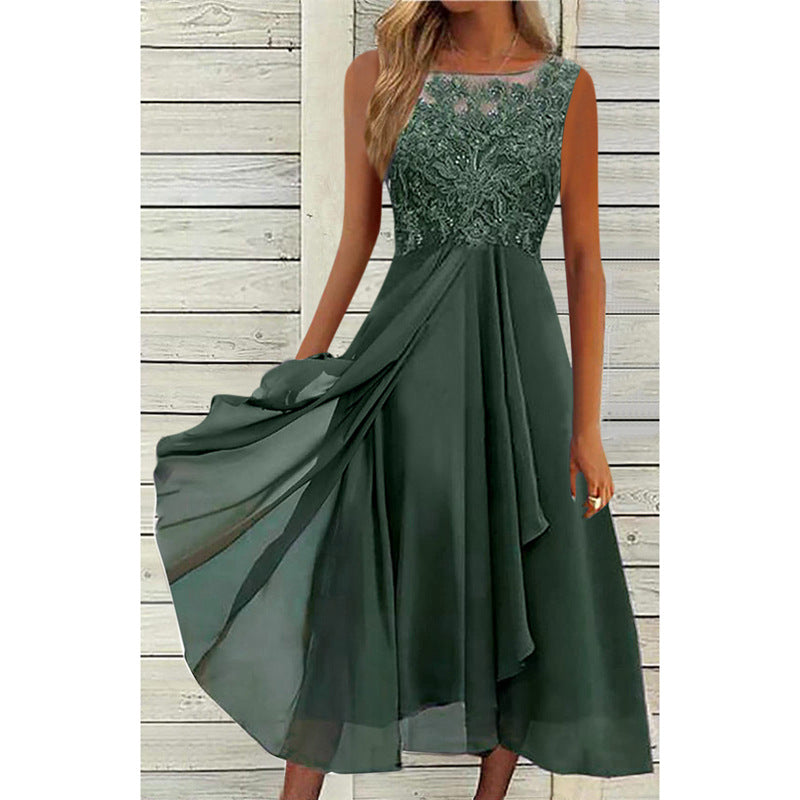 Elegantes Cocktailkleid für Damen mit kunstvollen Spitzendetails von MODEGEIST
