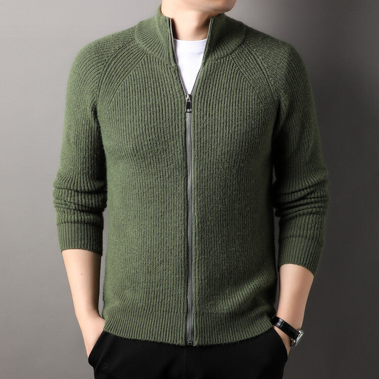 Herren Strickjacke mit hohem Kragen und unauffälligem Reißverschluss ModeGeist