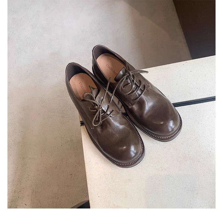 Elegante Damen Schnürschuhe aus hochwertigem Leder mit Profilsohle von MODEGEIST