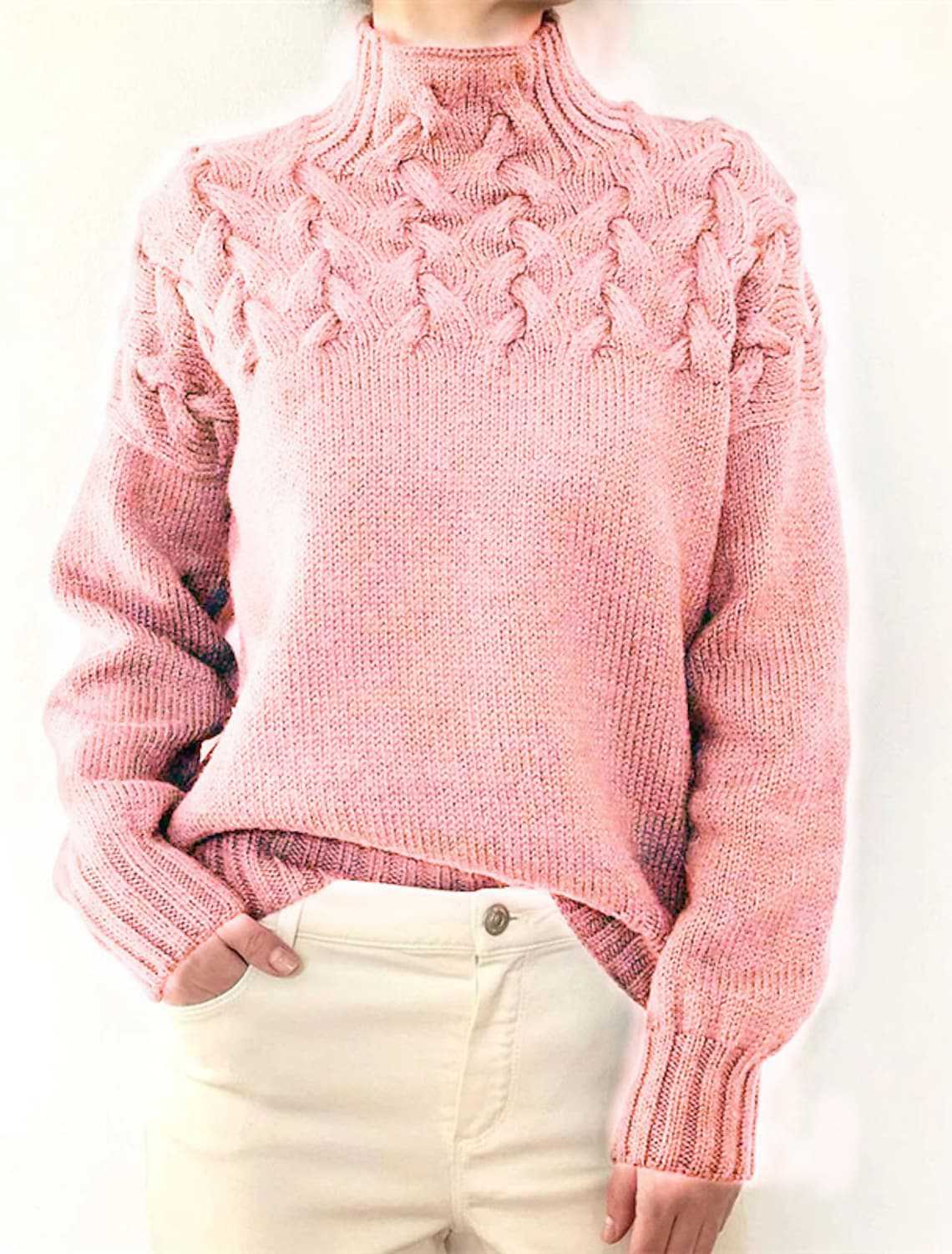 Damen Grobstrickpullover mit Stehkragen und Zopfmuster ModeGeist