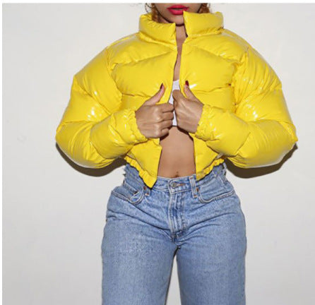 Damen modische kurze Steppjacke mit glänzendem Finish ModeGeist