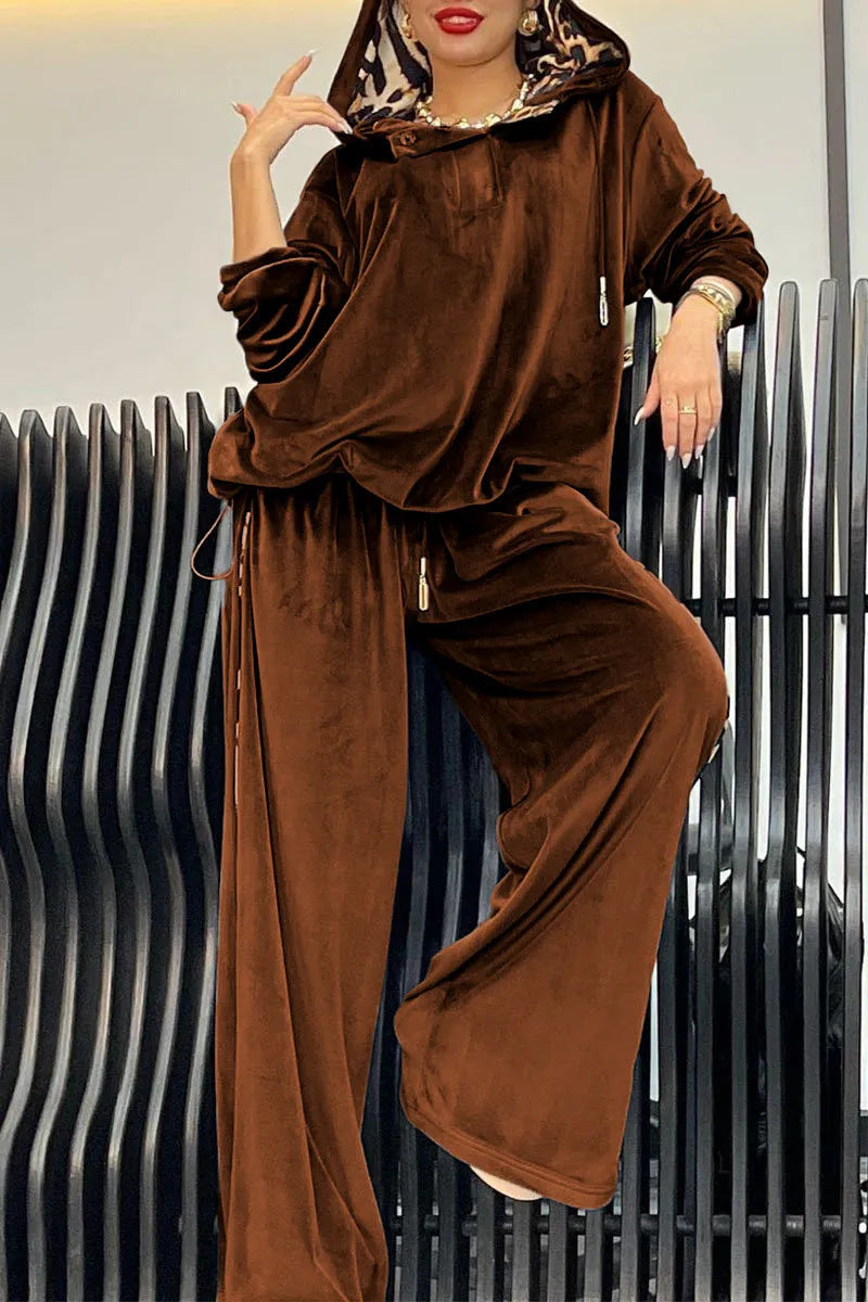 Damen Sportliches Loungewear-Set aus weichem Velours mit Kapuze ModeGeist
