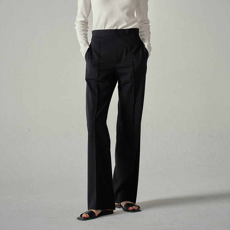 Modegeist: Elegante Damenhose mit hoher Taille, weitem Bein und klassischen Falten