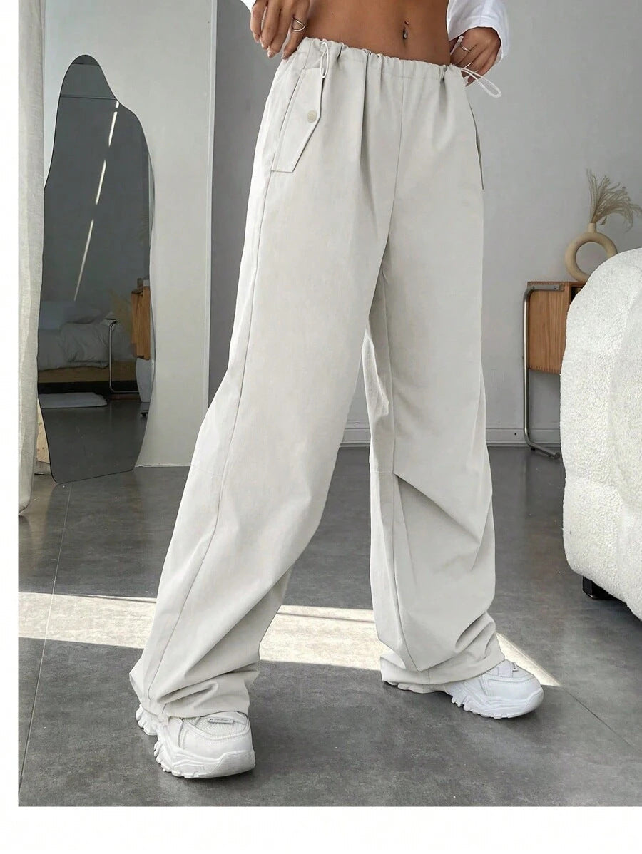 Bequeme Damenhose mit Seitentaschen und Kordelzug von MODEGEIST