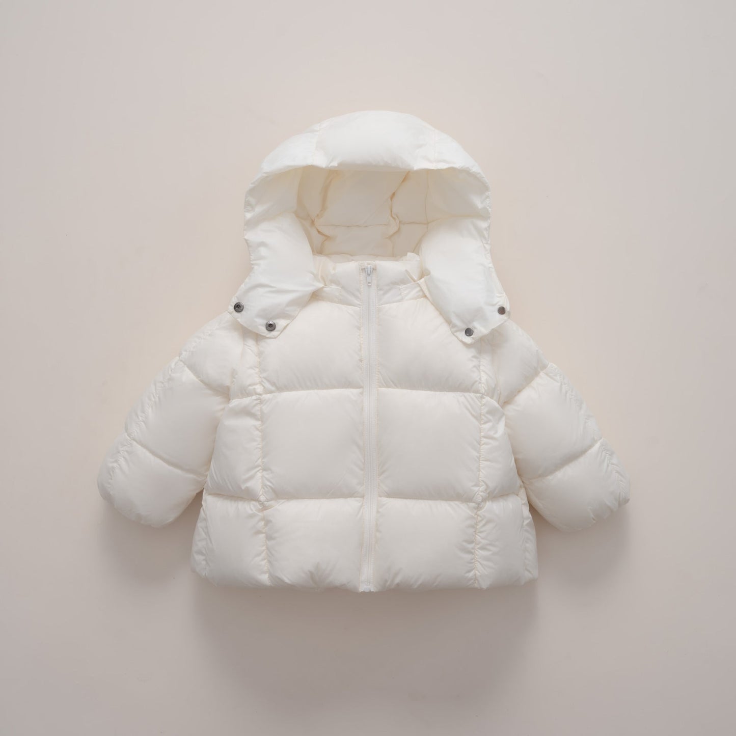 Damen moderne Daunenjacke mit abnehmbarer Kapuze und elastischen Bündchen ModeGeist