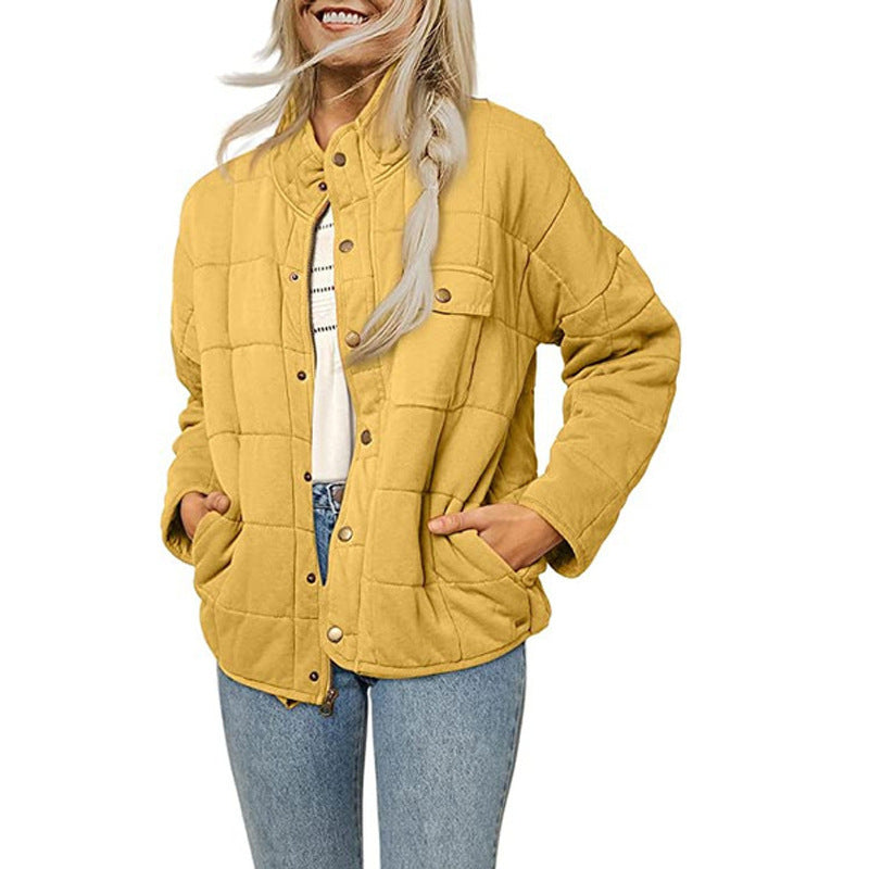 Damen Steppjacke mit dekorativem Knopf ModeGeist