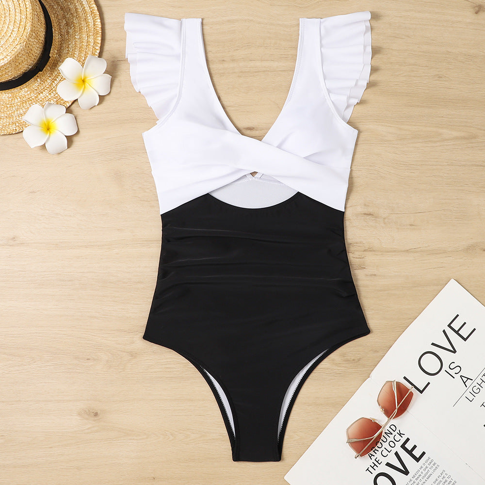 Modischer Damen Badeanzug mit Rüschen und Cut-Outs