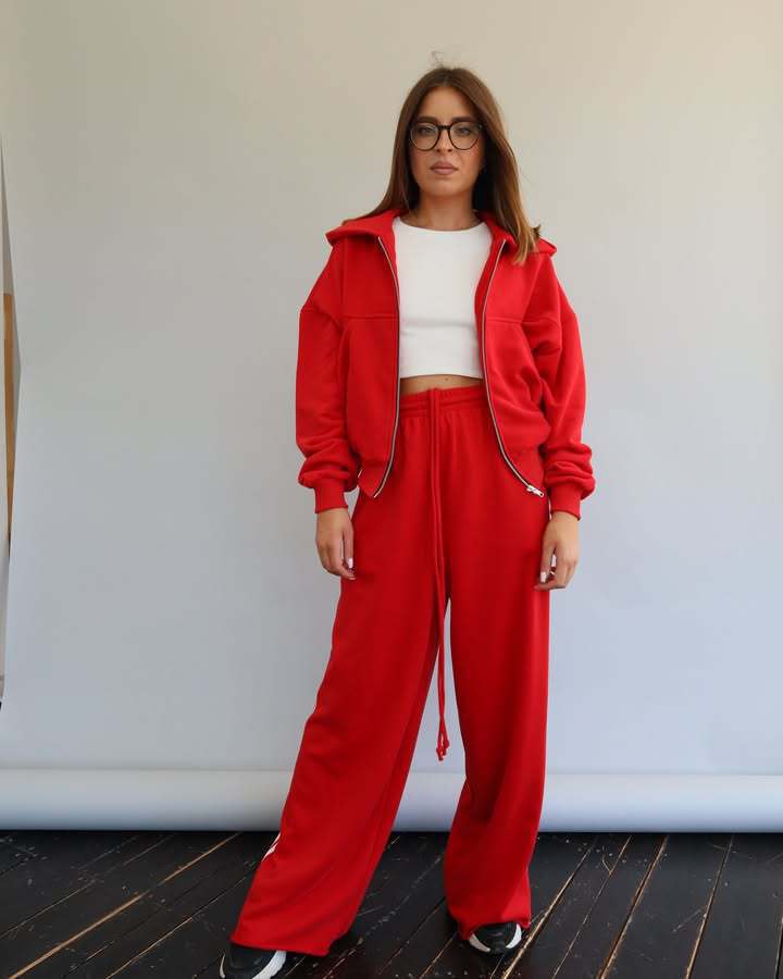 Damen Trendiges Sport-Lounge-Set mit cropped Sweatjacke und weit geschnittenen Jogginghosen ModeGeist