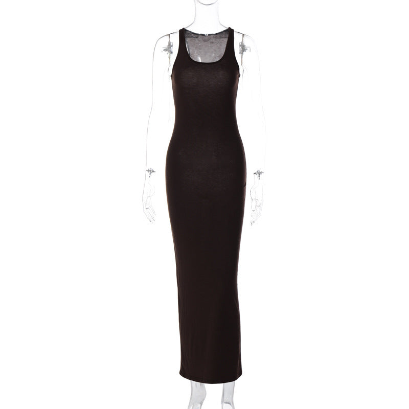 Langes figurbetontes Damenkleid aus atmungsaktivem Material in schmalem Schnitt von MODEGEIST
