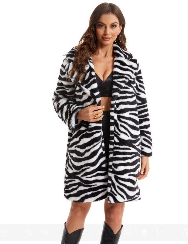 Damen Stylish und flauschiger Kunstfellmantel mit Zebra-Design ModeGeist