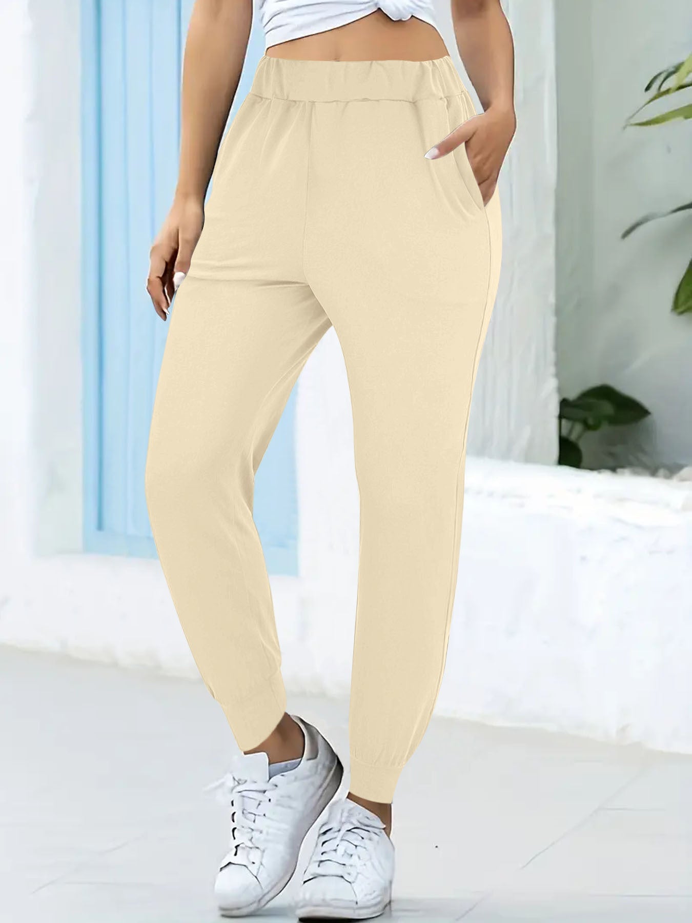 Damen Bequeme Jogginghose mit elastischem Bund und praktischen Taschen ModeGeist