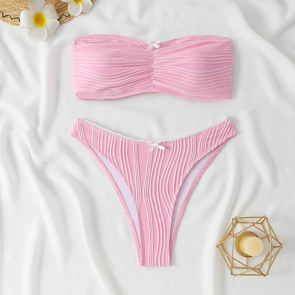 Modischer Damen-Bikini mit Rüschen und Schleifen