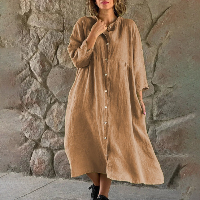 Elegantes, unifarbenes, knielanges Kleid mit Stehkragen und Knopfleiste von Fudus