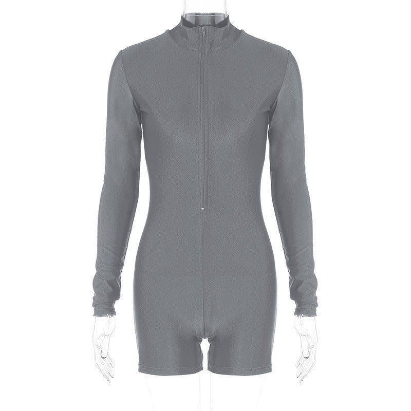 Figurbetont geschnittener Damen-Langarm-Jumpsuit mit hohem Kragen und praktischem Reißverschluss von MODEGEIST