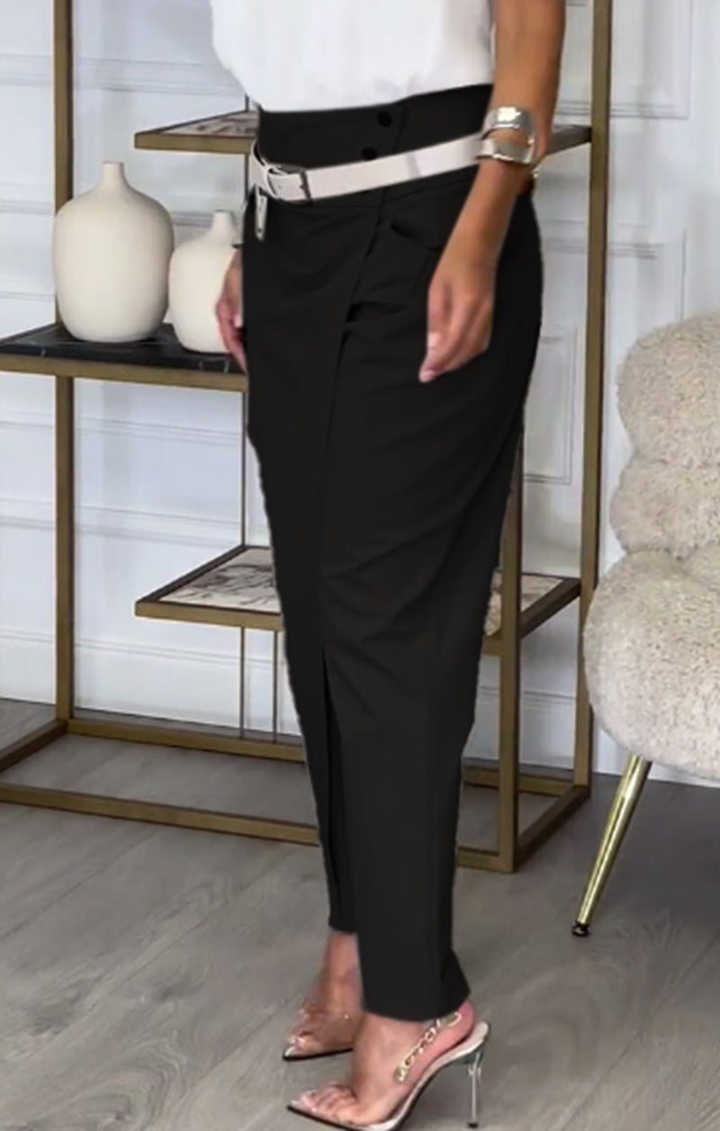 Modische Damenhose mit eleganter Raffung und seitlichem Schlitz von MODEGEIST