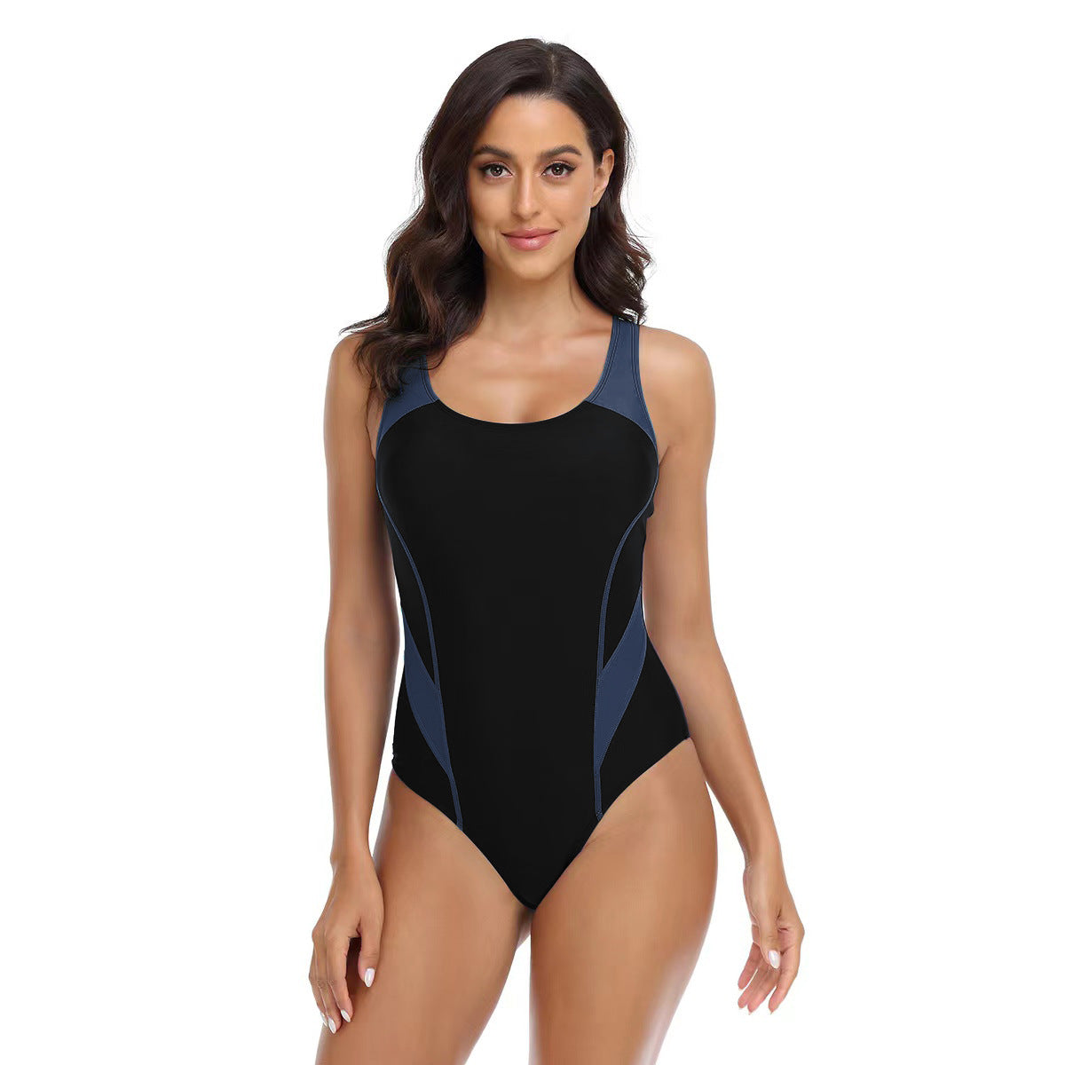 Sportlicher Badeanzug für Damen mit ergonomischem Schnitt und modischen Details von MODEGEIST