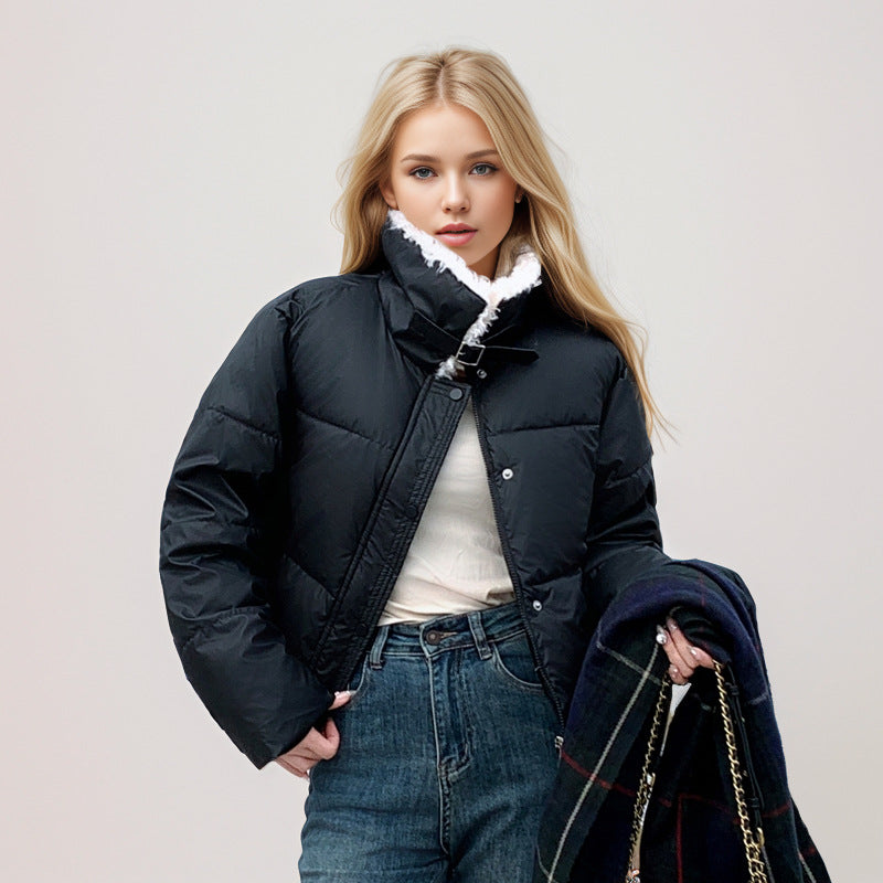 Damen kurze, gefütterte Winterjacke mit elegantem Kunstfellkragen ModeGeist
